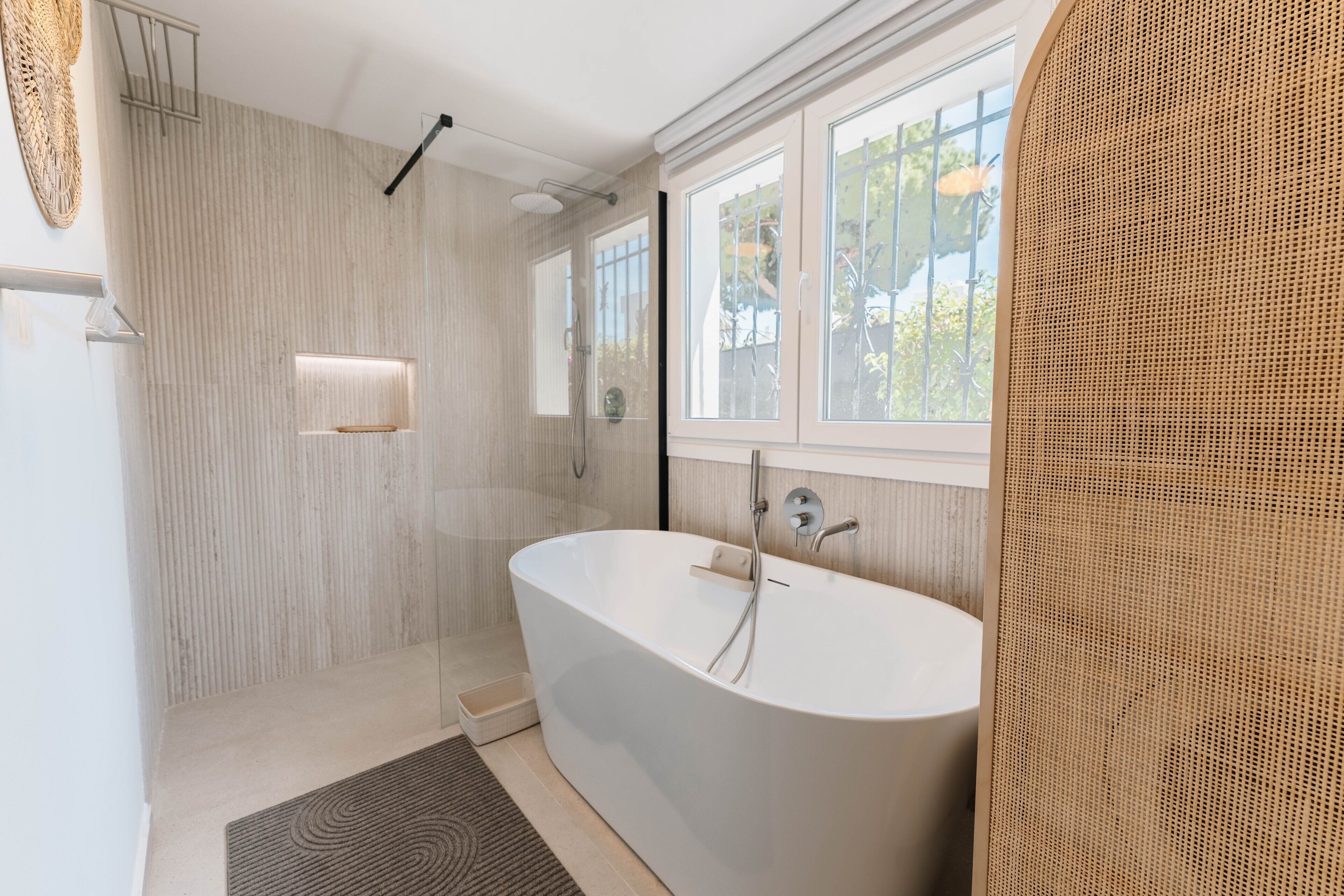 Een douche, handdoeken