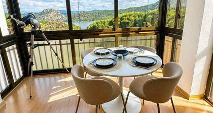 Apartment With Amazing Views to San Juan Lake