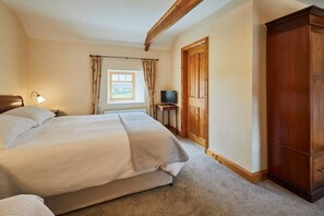 2 bedrooms, desk, iron/ironing board, travel cot - The Granary at Carr Edge Farm (Newbrough)