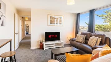 Apartment | Living area | Flat-screen TV