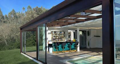 Villa Chalice - Luxury villa with heated pool and sea-view