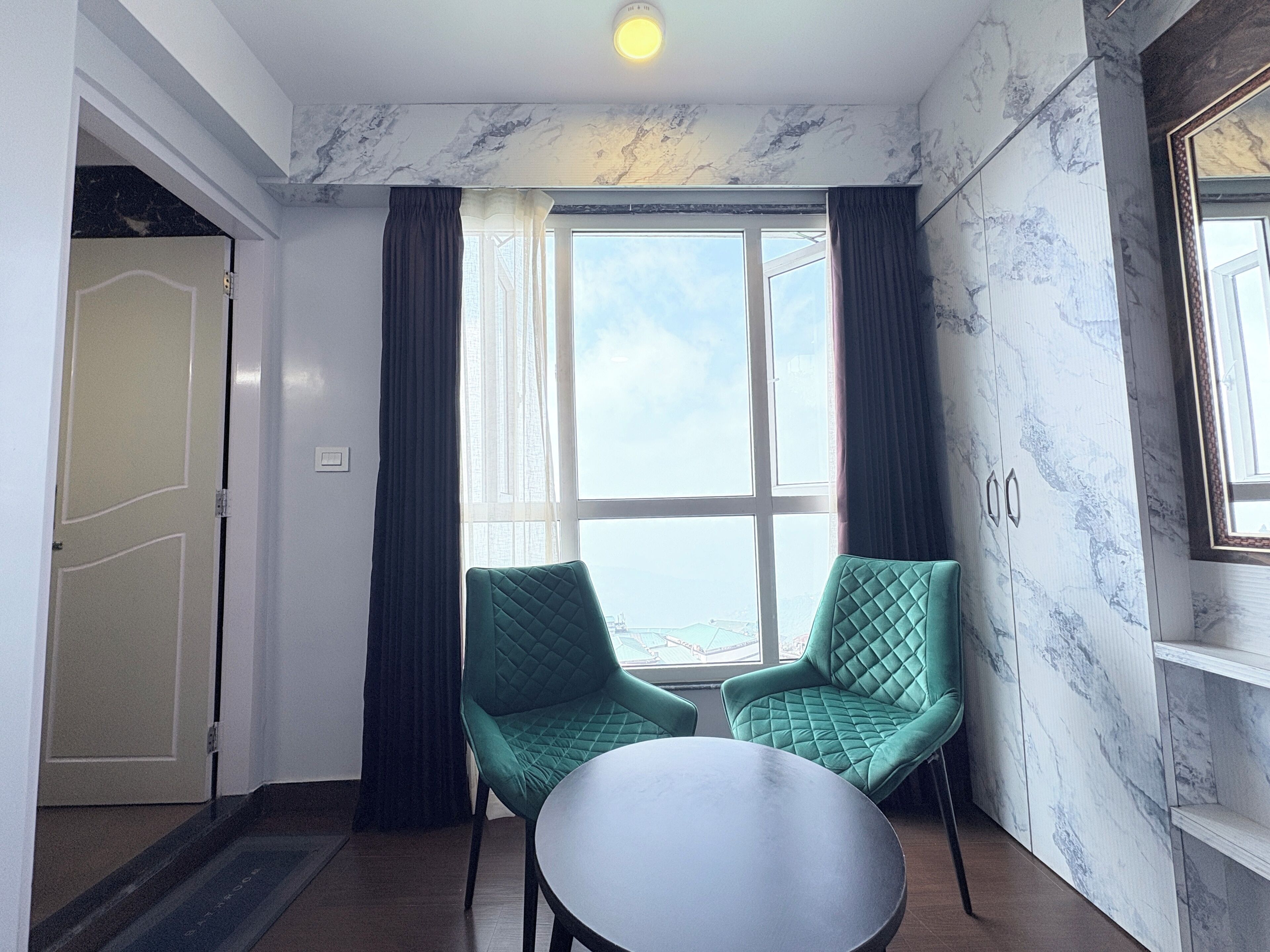 Premium Double Room, Mountain View | Desk, soundproofing, free WiFi