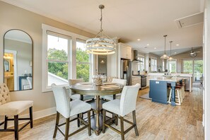 Apartment (5 Bedrooms) | Interior - 5BR Coastal Compound in Carolina Beach: Brand New! (Carolina Beach)