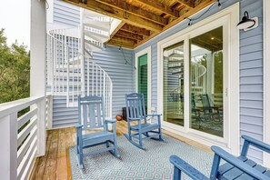 Apartment (5 Bedrooms) | Interior - 5BR Coastal Compound in Carolina Beach: Brand New! (Carolina Beach)