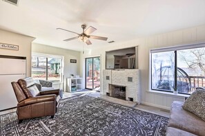 House (2 Bedrooms) | Interior - Hot Tub, Pool, Dock: 2 Cabins Lakeview Grand Lake (Grove)