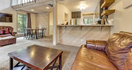 2 Mi to Dorabella Cove: Dog-friendly Townhouse!