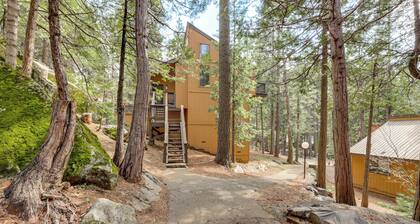 2 Mi to Dorabella Cove: Dog-friendly Townhouse!