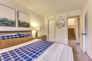 Interior - 2 Mi to Dorabella Cove: Dog-friendly Townhouse! (Shaver Lake)