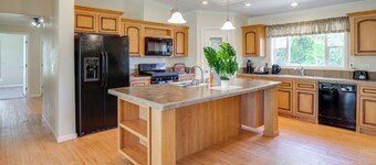 Pool Access! Spacious Home Near Wekiwa Springs
