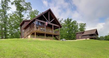 Peaceful 2-cabin Property: 1 Mi to Current River!