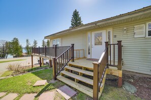 Interior - Walk to the Beach! Boyne City Escape w/ Lake Views (Boyne City)