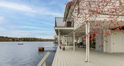 Tranquil Waters: Modern Bolton Escape on the Lake