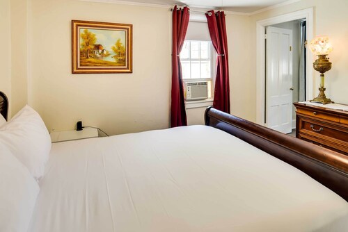Walk to Warren Beach! Historic Building w/ 2 Units