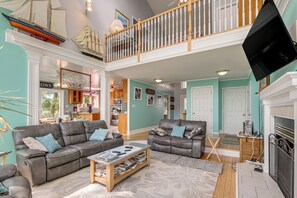 Interior - Garage Suite & Dock! 'almost Heaven' on Coan River (Lottsburg)