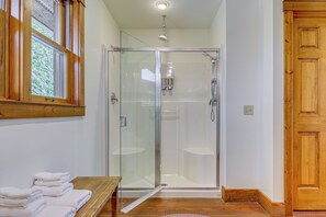 Interior - Private Beach & Hot Tub: Eastsound Waterfront Gem (Eastsound)