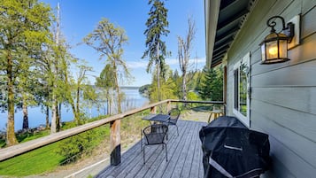 House (3 Bedrooms) | Front of property