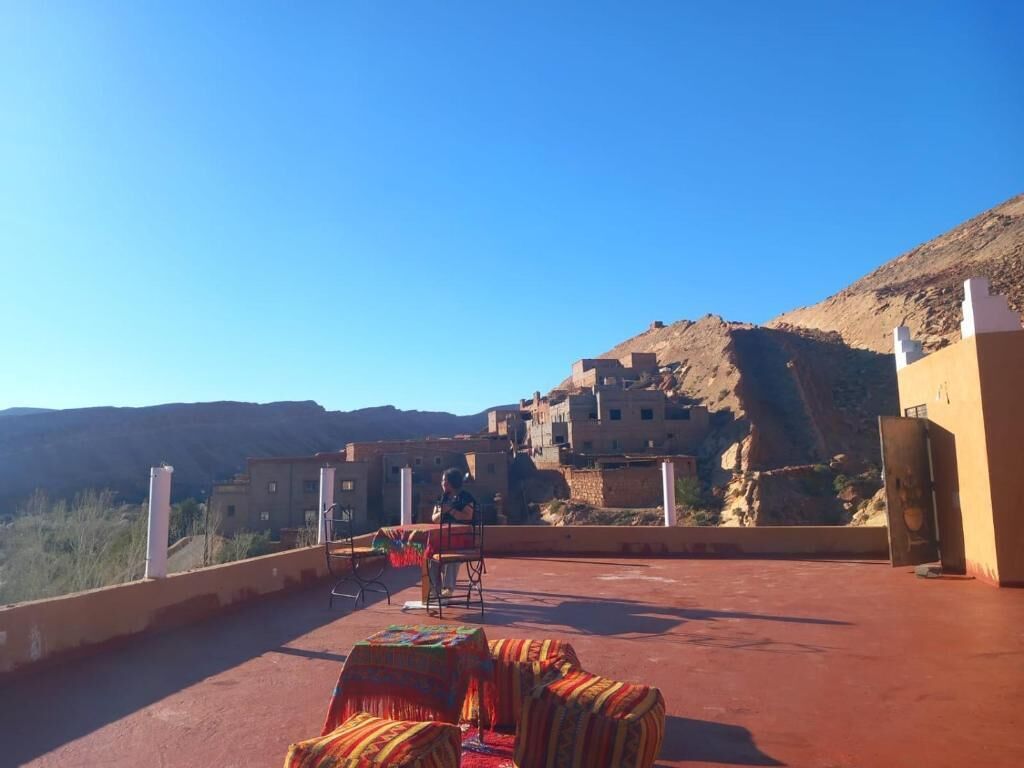 تناول الطعام بالخارج