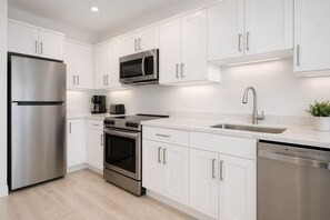 Private kitchen - Walkable 1BR Condo Near CN Tower. Step Into the City! (Toronto)