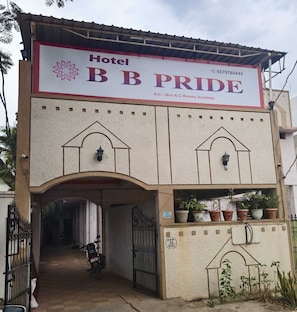 Exterior detail - Hotel B B Pride (Raipur)