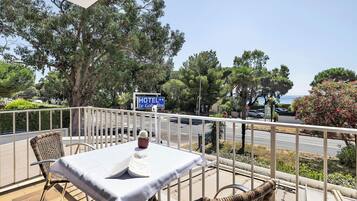 Double Room, Balcony, Sea View | Blackout drapes, soundproofing, iron/ironing board (on request)