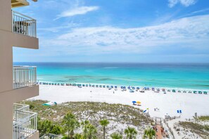 On the beach - Remodeled🌴🌴Beachfront🌊🌊Sunset View☀️☀️8th Floor⛱️⛱️Destin Towers (Destin)