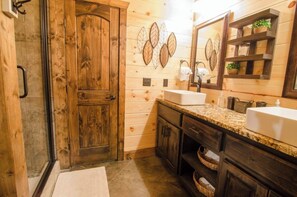 Hair dryer, towels - 4BR Cabin Retreat with Hot Tub and Game Room (Broken Bow)