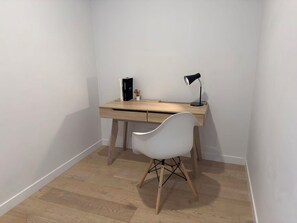 Interior - Prime luxury 2BR2BA with Pool+Gym+Free Parking (Parkville)