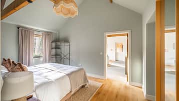 1 slaapkamer, een strijkplank/strijkijzer, internet, beddengoed