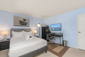 3 bedrooms, desk, iron/ironing board, free WiFi
