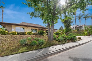 Exterior - The Alma Ranch Retreat with Hillside Views (San Diego)