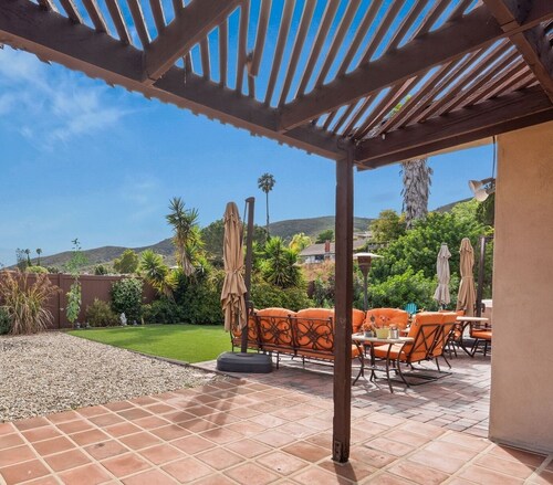 The Alma Ranch Retreat with Hillside Views