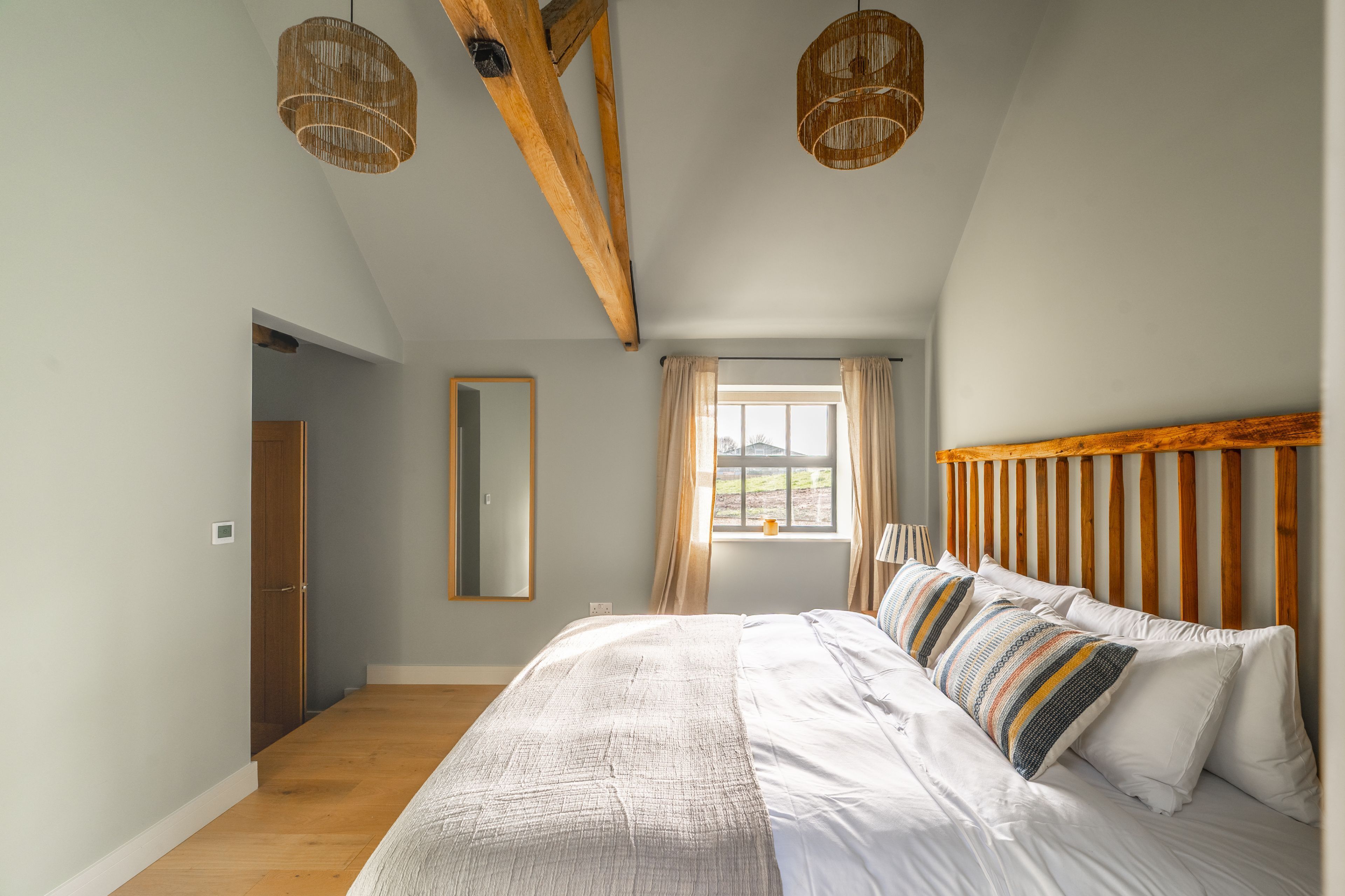 2 bedrooms, iron/ironing board, Internet, bed sheets
