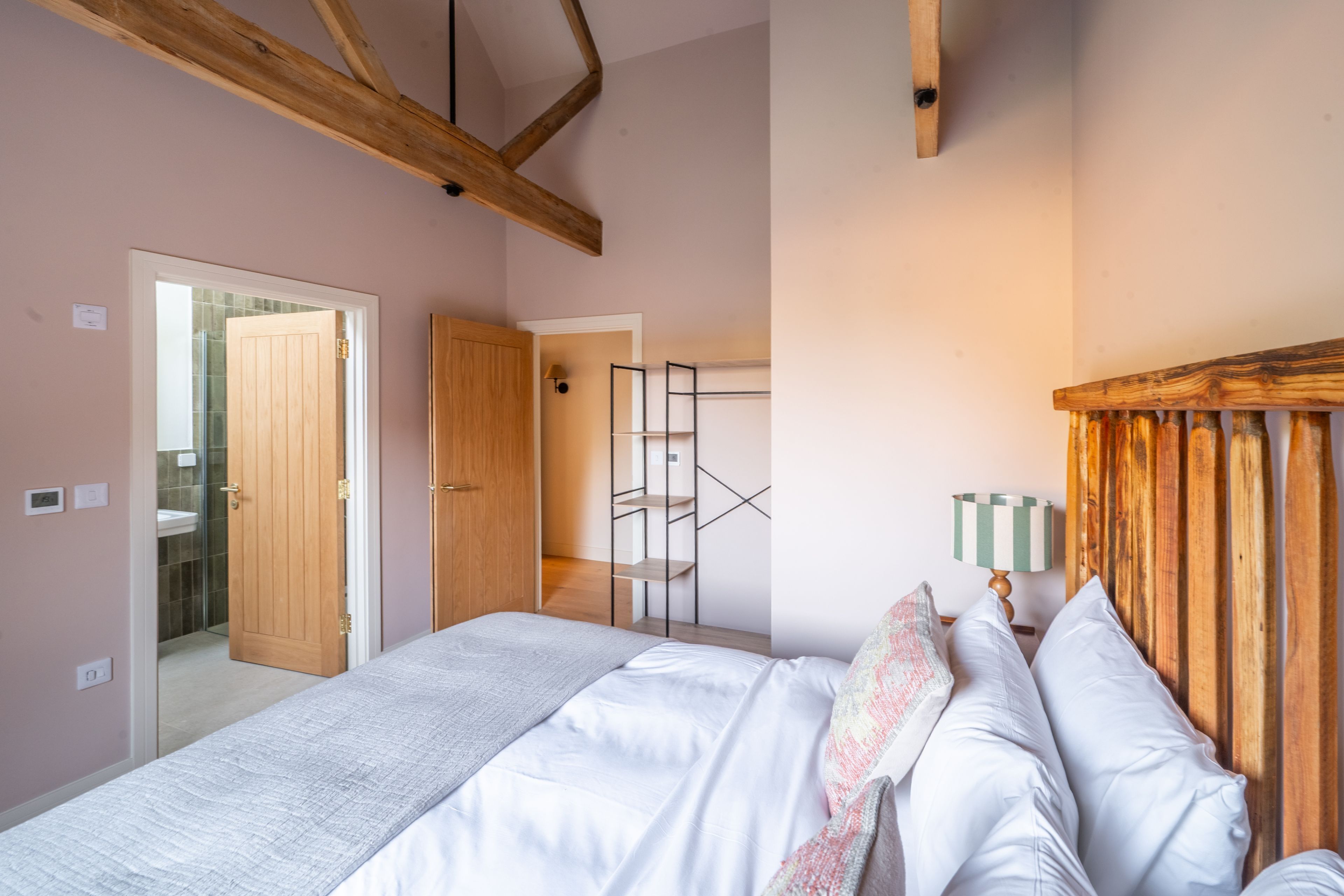 2 bedrooms, iron/ironing board, Internet, bed sheets