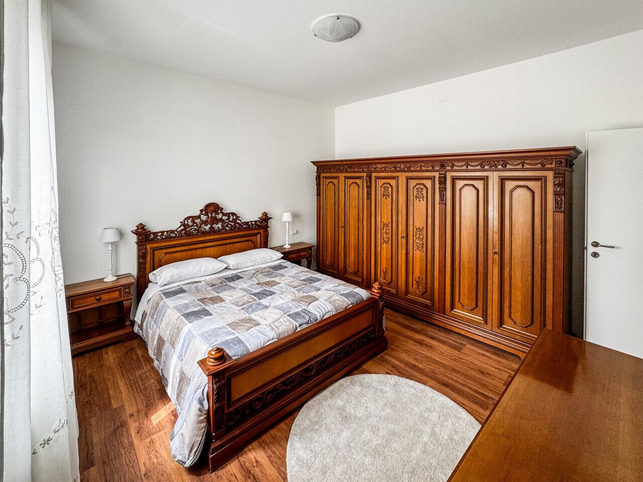 3 slaapkamers, een bureau, een strijkplank/strijkijzer, wifi