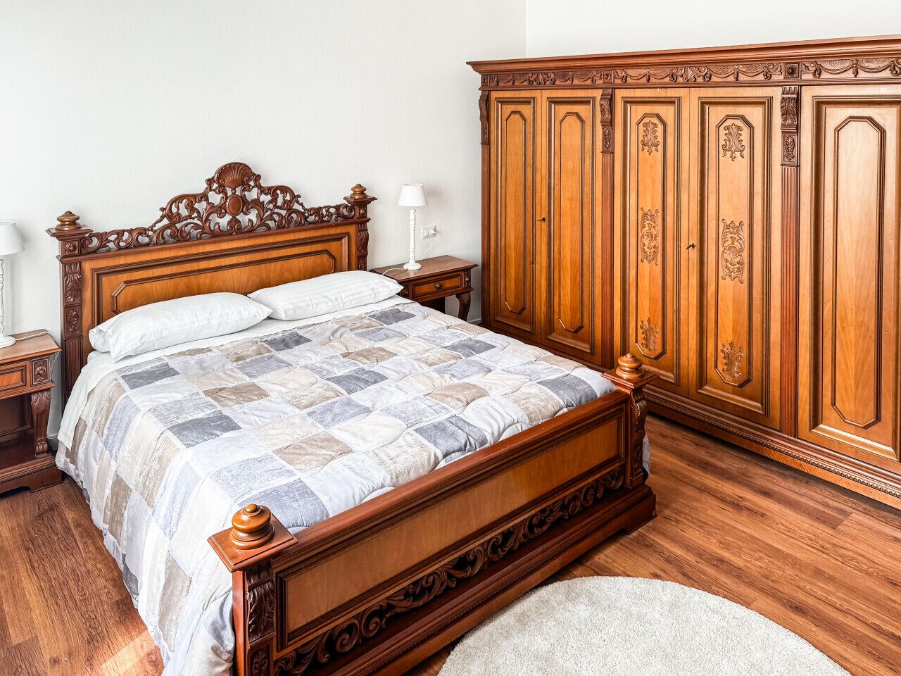 3 Schlafzimmer, Schreibtisch, Bügeleisen/Bügelbrett, WLAN