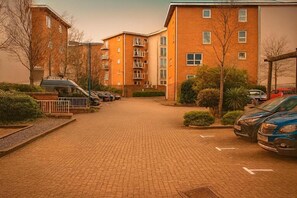 Property grounds - Sleeps 4 - Parking - Wifi (Cardiff)