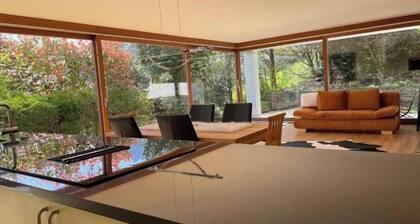 Villa Noomi - Elegant design villa with mountain views, garden & fireplace in Frastanz
