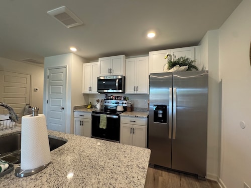 Southern Tide | Tuscaloosa Retreat Near Bryant-Denny Stadium | Sleeps 8