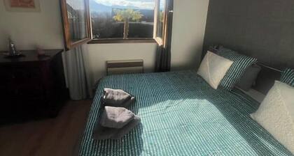 Villa with private pool and mountain views between Geneva and Chamonix