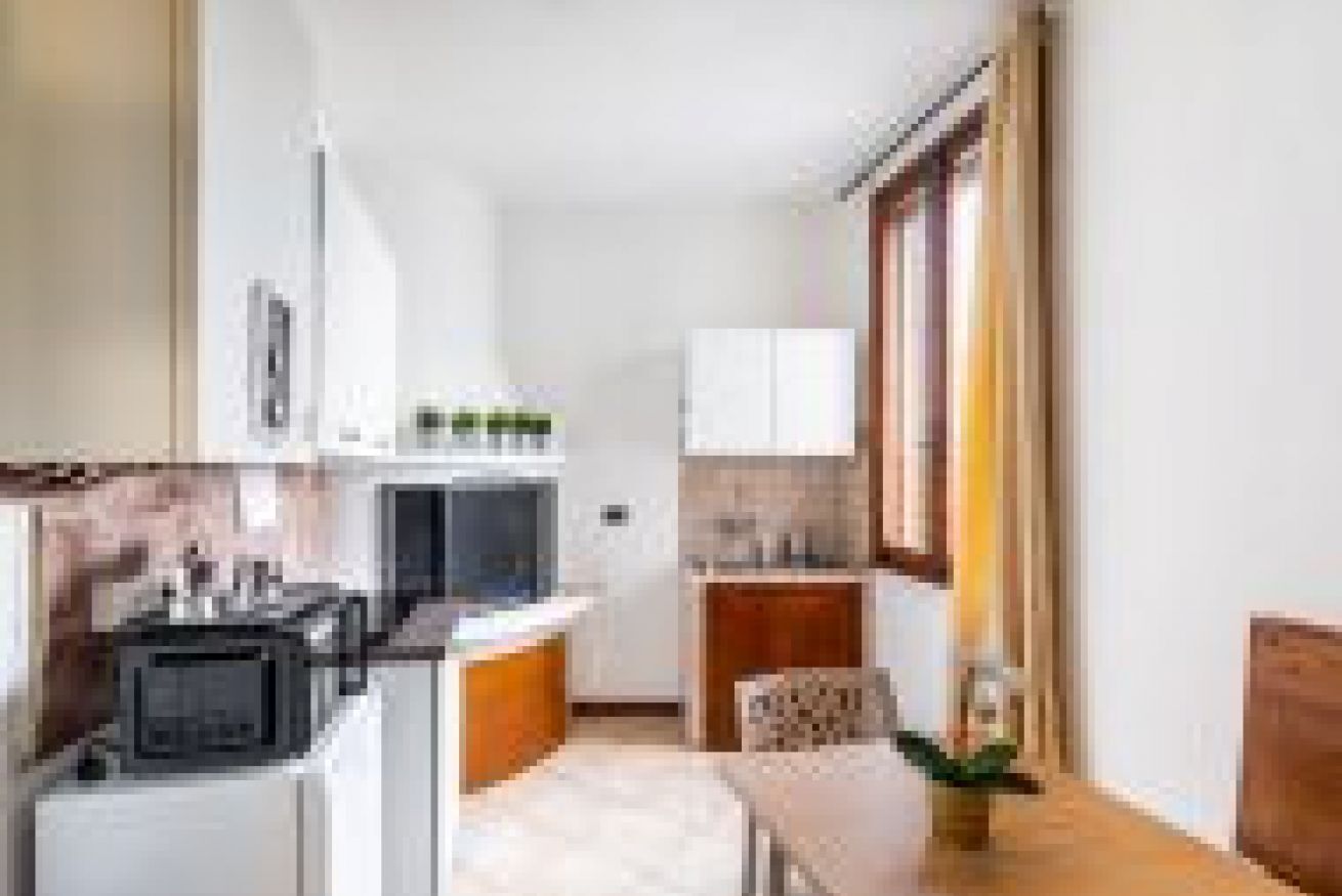 Fridge, microwave