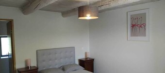 Bed and Breakfast 'Flamant Rose' with Shared Pool, Wi-Fi and Air Conditioning
