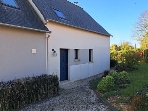 Guest House 'Ker Valou' with Shared Garden and Wi-Fi