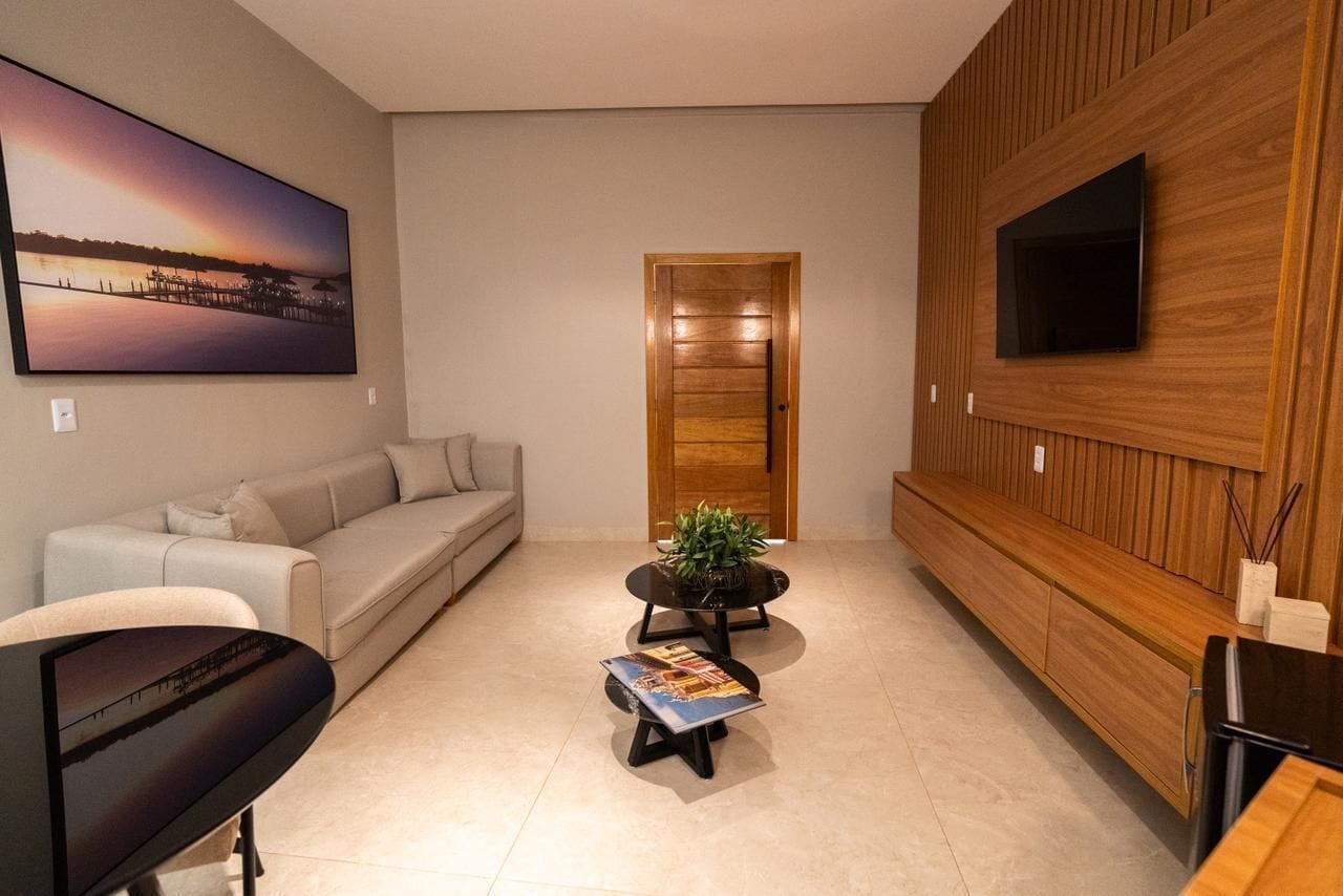 Luxury Suite, Garden View | Living area