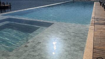 3 outdoor pools