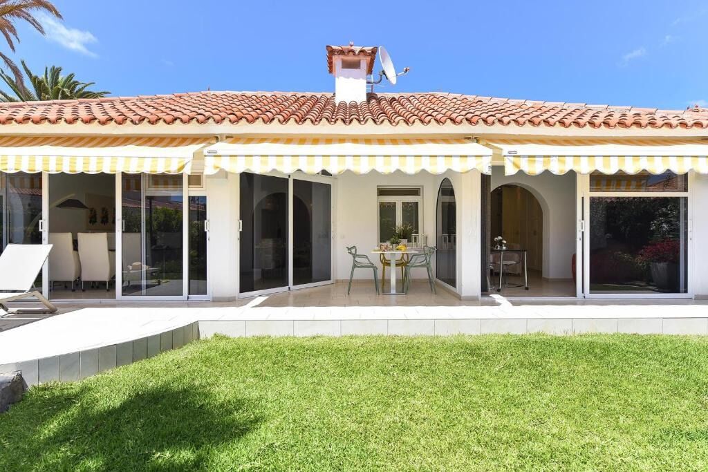 Basic Bungalow | Outdoor dining