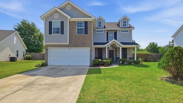 House, 4 Bedrooms | Exterior