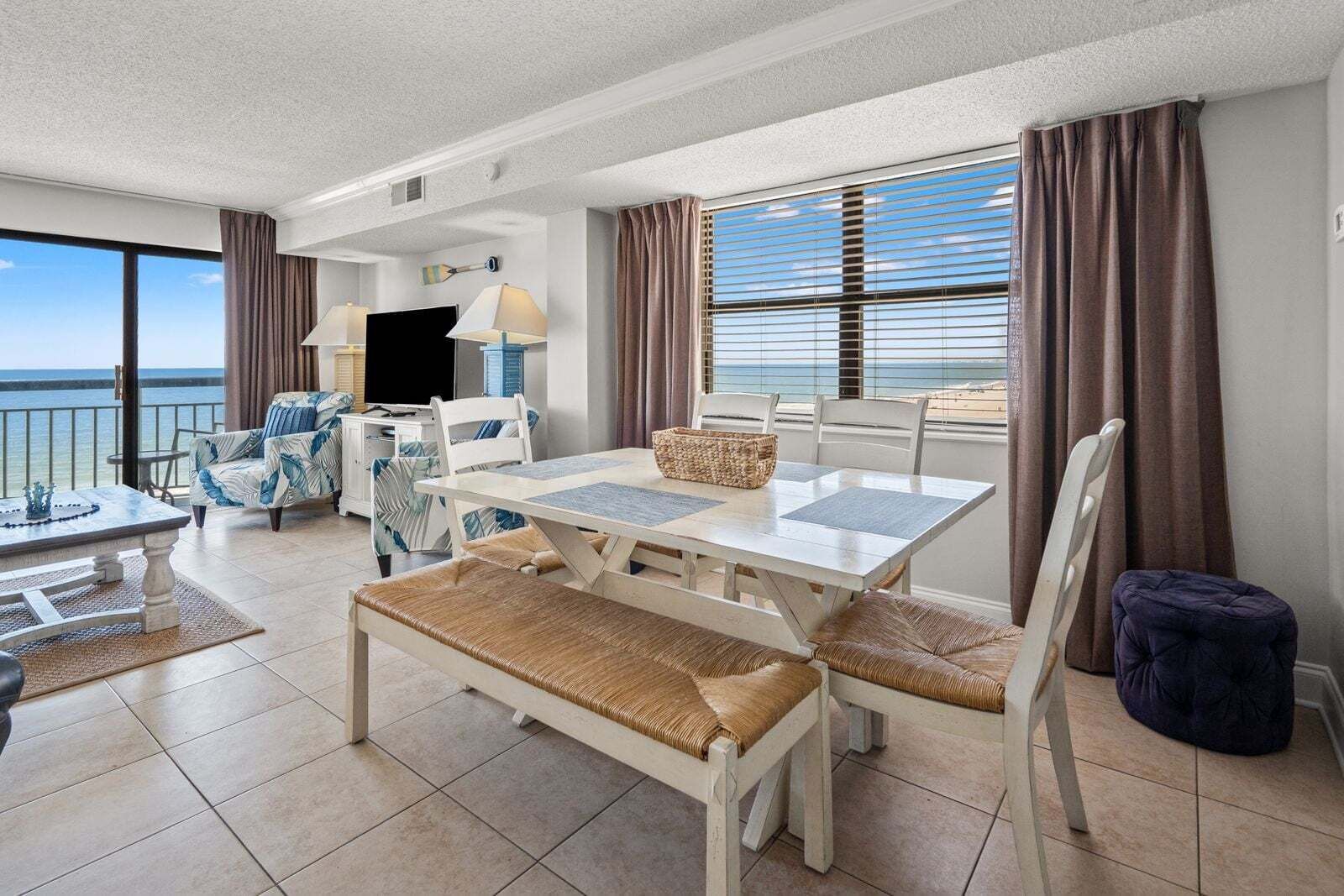 Condo, 2 Bedrooms | Dining