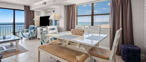 Condo, 2 Bedrooms | Dining