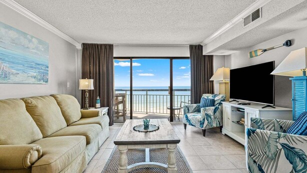 Condo, 2 phòng ngủ | Khu phòng khách