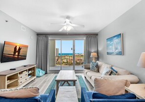 Living Area - Ariel Dunes II 0609 - Beautifully renovated, Incredible pool and sunset views (Miramar Beach)